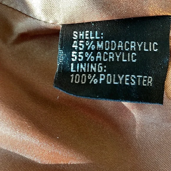 Vest. Very furry and soft faux fur. - Picture 4 of 5